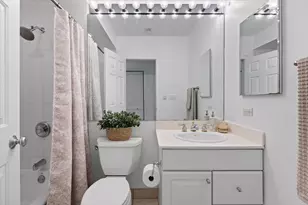 1645 W Wolfram St, Chicago, IL 60657 - Photo 29