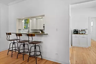 1645 W Wolfram St, Chicago, IL 60657 - Photo 9