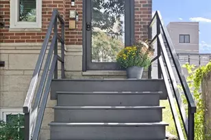 1645 W Wolfram St, Chicago, IL 60657 - Photo 3