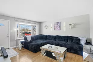 537 E 161st Pl, South Holland, IL 60473 - Photo 3