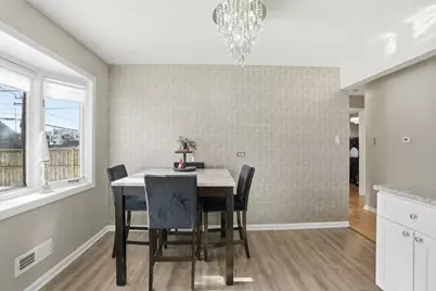 537 E 161st Place, South Holland, IL 60473 - Photo 9