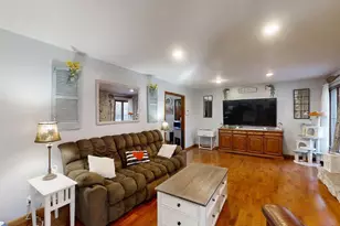 952 N Linden Ave, Decatur, IL 62522 - Photo 7