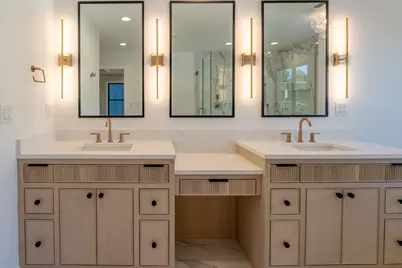 421 S Berkley Avenue, Elmhurst, IL 60126 - Photo 5