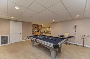 1061 Sean Cir, Darien, IL 60561 - Photo 37