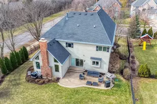 1061 Sean Cir, Darien, IL 60561 - Photo 41