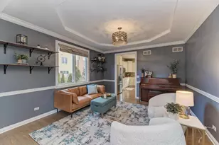 1061 Sean Cir, Darien, IL 60561 - Photo 7