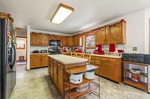 156 Winston Dr, Bolingbrook, IL 60440 - Photo 5