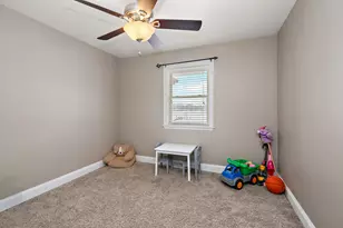 1224 W Hawkins St, Kankakee, IL 60901 - Photo 11