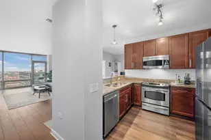 100 E 14th St, Chicago, IL 60605 - Photo 9