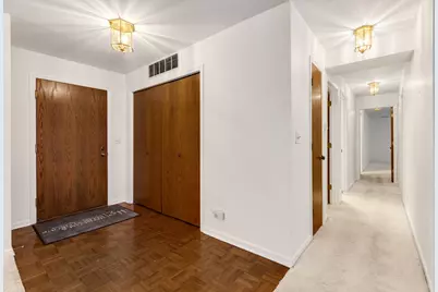 129 Acacia Circle #106E, Indian Head Park, IL 60525 - Photo 3