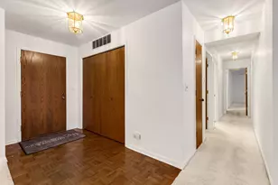 129 Acacia Cir, Indian Head Park, IL 60525 - Photo 3