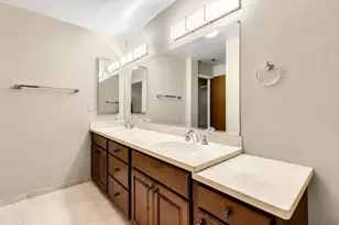 129 Acacia Cir, Indian Head Park, IL 60525 - Photo 17