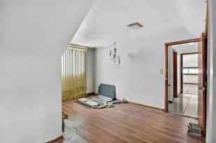 8330 S Essex Ave, Chicago, IL 60617 - Photo 21