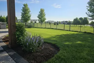 509 Moorfield Ave, North Aurora, IL 60542 - Photo 31