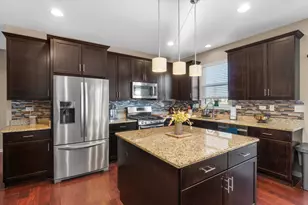 509 Moorfield Ave, North Aurora, IL 60542 - Photo 11