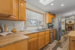 5644 Buttercup Ln, Machesney Park, IL 61115 - Photo 15