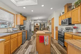 5644 Buttercup Ln, Machesney Park, IL 61115 - Photo 13