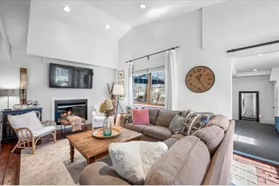 917 S Grove Avenue, Barrington, IL 60010 - Photo 7