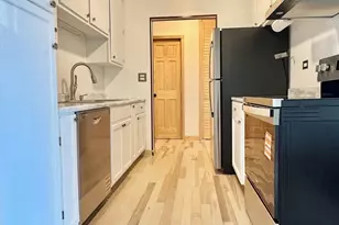 880 Old Willow Rd, Prospect Heights, IL 60070 - Photo 7