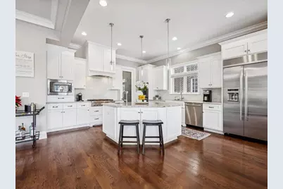 688 S Mitchell Avenue, Elmhurst, IL 60126 - Photo 9