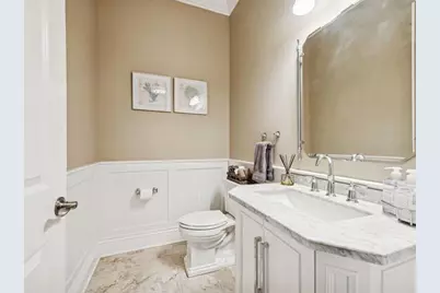 688 S Mitchell Avenue, Elmhurst, IL 60126 - Photo 5