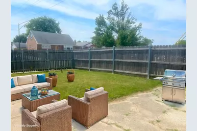 10226 S California Avenue, Evergreen Park, IL 60805 - Photo 13