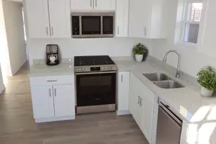 10226 S California Ave, Evergreen Park, IL 60805 - Photo 5