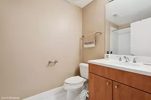 565 W Quincy St, Chicago, IL 60661 - Photo 11