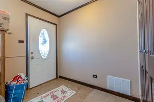 590 Durham Ct, Hoffman Estates, IL 60169 - Photo 3