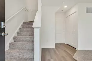 565 Yosemite Wy, Mundelein, IL 60060 - Photo 3