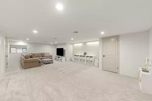 833 Parkside Dr, Wheaton, IL 60187 - Photo 15