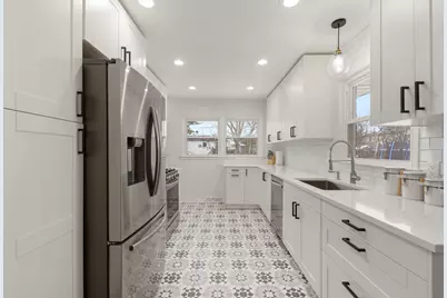 833 Parkside Drive, Wheaton, IL 60187 - Photo 3