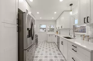 833 Parkside Dr, Wheaton, IL 60187 - Photo 3