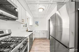 523 Preston Ave, Elgin, IL 60120 - Photo 5