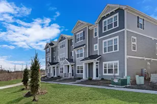 567 Yosemite Wy, Mundelein, IL 60060 - Photo 1