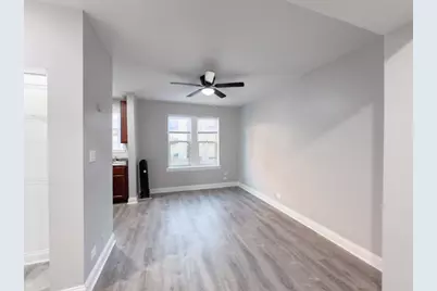 4031 N Kenmore Avenue #214, Chicago, IL 60613 - Photo 9
