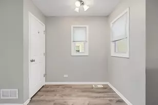 27W145 Cooley Ave, Winfield, IL 60190 - Photo 3