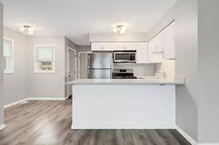 27W145 Cooley Ave, Winfield, IL 60190 - Photo 7