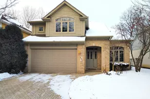 6322 Breton Lakes Dr, Willowbrook, IL 60527 - Photo 1