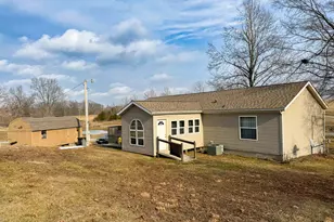 320 N Old Marion Rd, Orangeville, IL 62939 - Photo 11