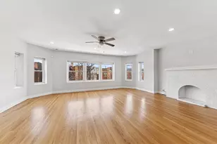 7515 S Essex Ave, Chicago, IL 60649 - Photo 9