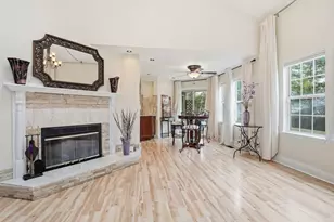 352 Kildare Ct, Carol Stream, IL 60188 - Photo 7