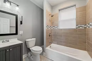 7515 S Essex Ave, Chicago, IL 60649 - Photo 13