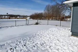 196 S Henning Rd, Danville, IL 61832 - Photo 7