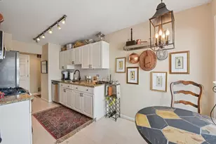 [Address not provided], Evanston, IL 60201 - Photo 15