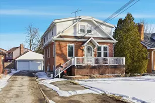 1643 Harding Rd, Northfield, IL 60093 - Photo 1