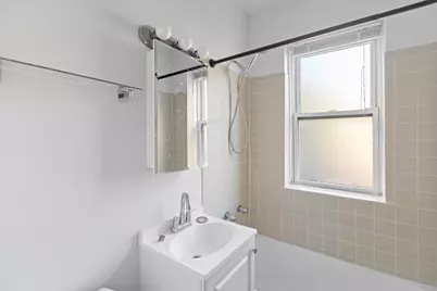 656 W Oakdale Avenue #2B, Chicago, IL 60657 - Photo 5