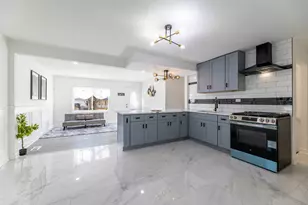 21641 Gailine Ave, Sauk Village, IL 60411 - Photo 11