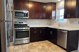 8614 W Berwyn Ave, Chicago, IL 60656 - Photo 5