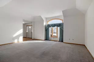 8614 Bangor Dr, Tinley Park, IL 60487 - Photo 3